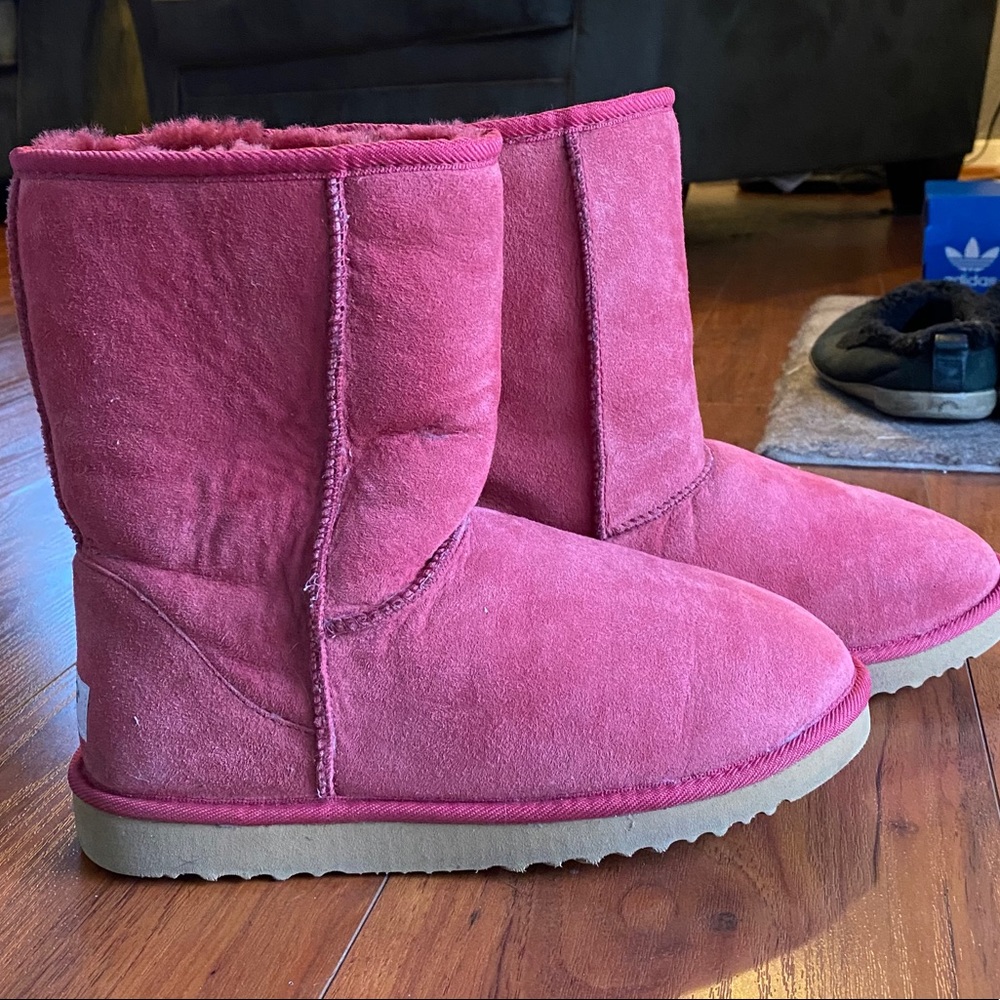 Women’s Ugg classic short boot